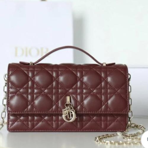 ديور عنابي ميني