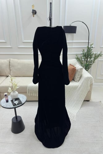 فستان سهرة اسود ملكي مخمل بتطريز مميز