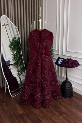 فستان سهره برغندي تل جيبون كلوش كلفه تطريز مورده ب...