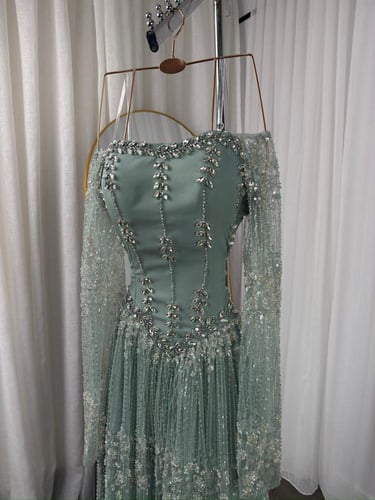 فستان سهرة باربي مطرز مع كلفه تطريز خرز راقي