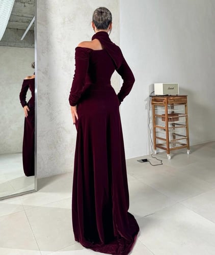 فستان سهرة مخمل شتوي لون عودي