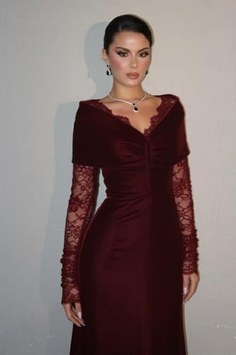 فستان سهرة مخمل على دانتيل لونين