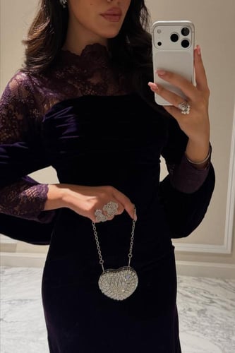 فستان ناعم بأكمام دانتيل لون بنفسجي