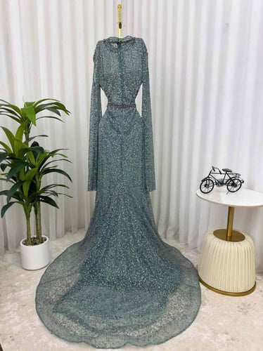 فستان سهره راقي تطريز يدوي بالخرز والكرستال