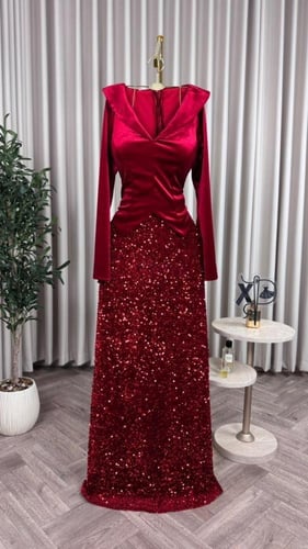 فستان سهرة طويل مخملي مرصع بالترتر اللامع لونين