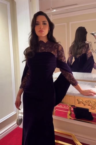 فستان ناعم بأكمام دانتيل لون بنفسجي