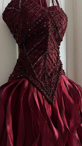 فستان سهره ميكادو المزين بالتطريز اليدوي وكرنكر مز...