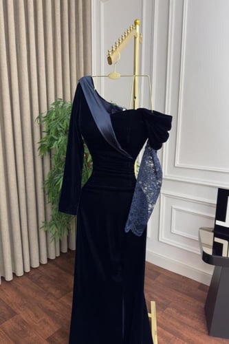 فستان مخمل أوف شولدر كم دانتيل لونين