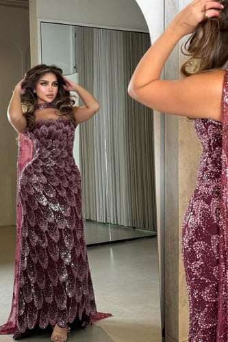 فستان سهرة عنابي مطرز بالخرز والترتر