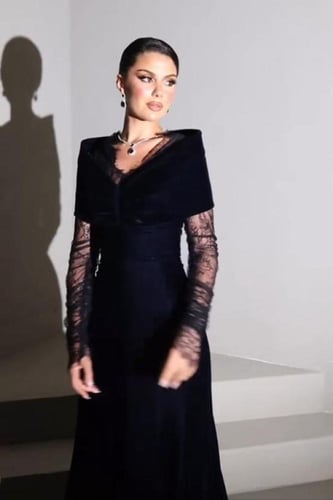 فستان سهرة مخمل على دانتيل لونين