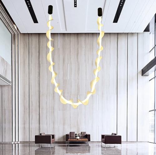 نجف مودرن فاخر أسود لون الانارة أصفر 75 واط