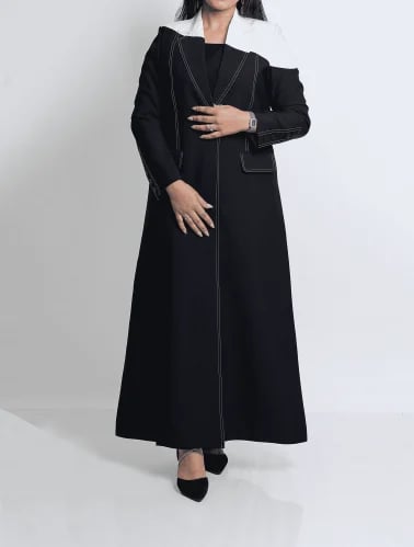 عباية كريب اسود وبيج رسمية