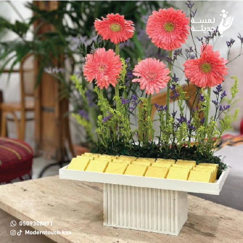 فازة ورد بخطوط ناعمه لكل المناسبات