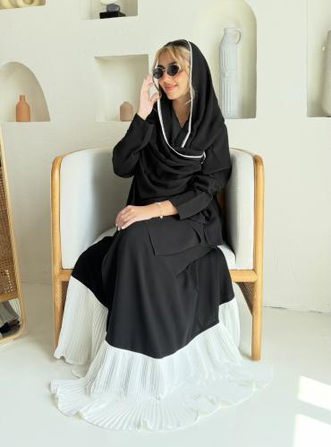 Abaya of a broken style