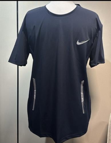 تيشيرت رجالي نايك باللون الكحلي