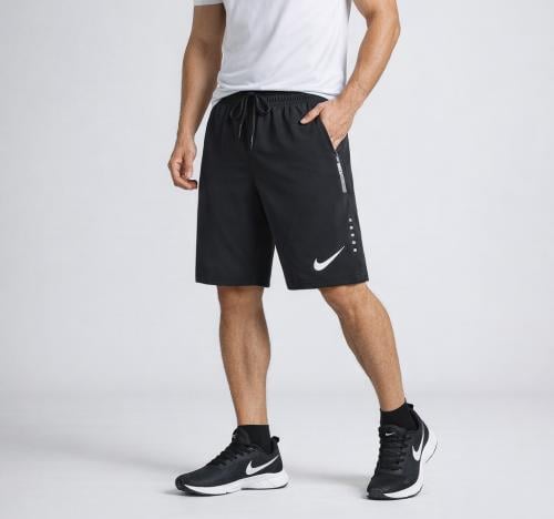 شورت رجالي نايك باللون الأسود