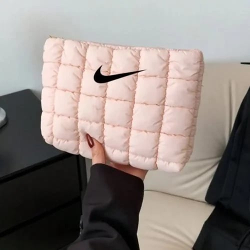 بكج هدية شنطه باللون الوردي