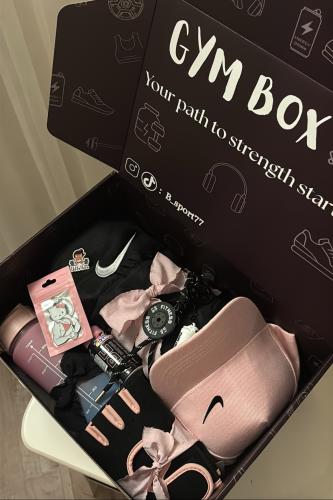 بكج إكسسوارات باللون الوردي