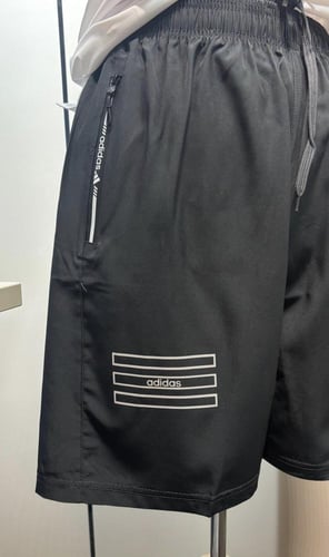 شورت اديداس لون رمادي