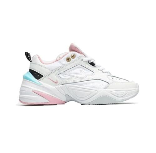 حذاء رياضي نايك باللون الابيض والوردي