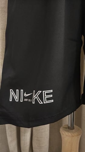 شورت رجالي نايك لون اسود