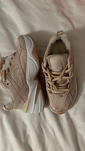 حذاء رياضي نايك لون بيبي بينك