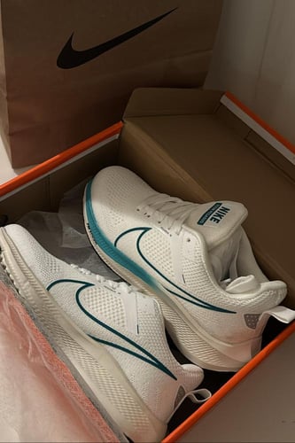 حذاء نايك رياضي