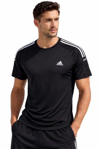 تيشيرت اديداس باللون الأسود