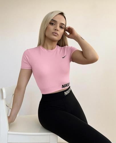 تيشيرت نايك لون وردي بكتابة بالخصر