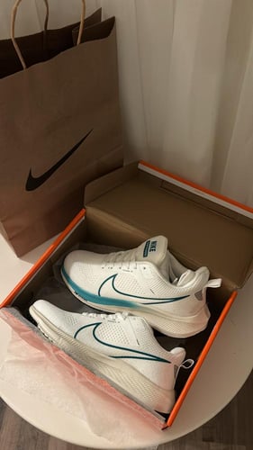 حذاء نايك رياضي