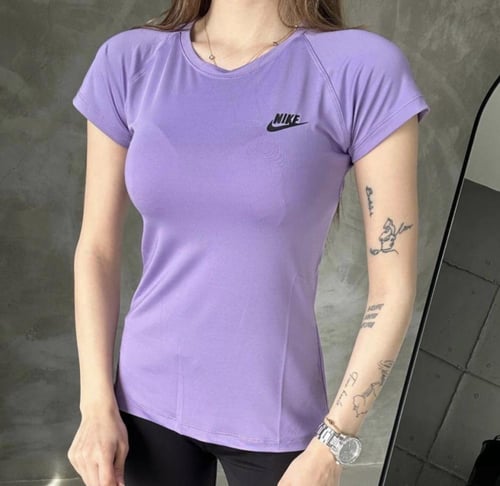 بكج هدية باللون البنفسجي الغامق