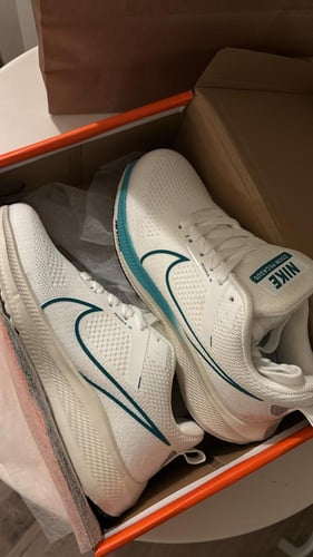 حذاء نايك رياضي