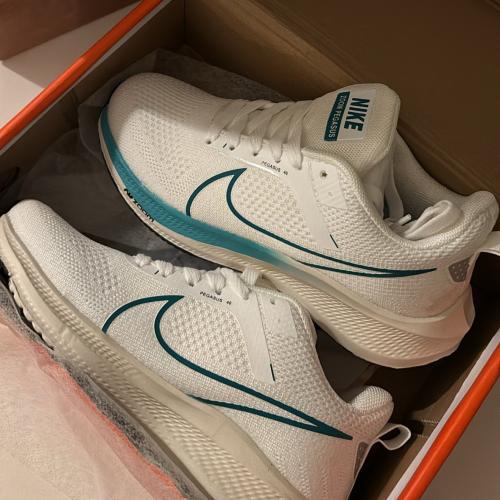 حذاء نايك رياضي