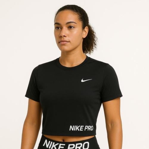 تيشيرت رياضي نايك لون اسود بكتابه في الخصر