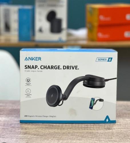 حامل سياره انكرميجاسيفً مع شاحن anker