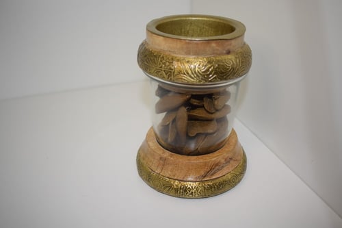 مبخرة خشبية مع علبة زجاجية للبخور صناعة يدوية