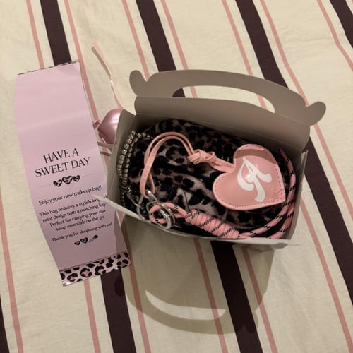 شنطة ميكب+ميدالية