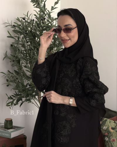 Black flower pattern abaya