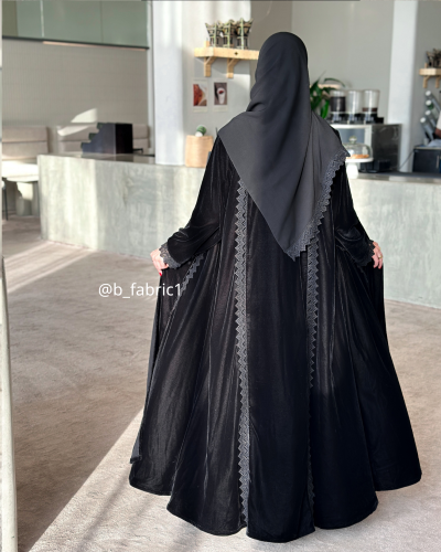 عباية مخمل بكلفة