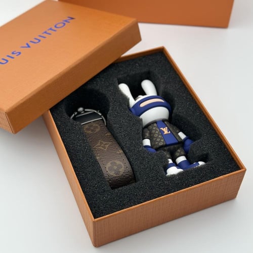 ميدالية لويس فيتون طقم كحلي