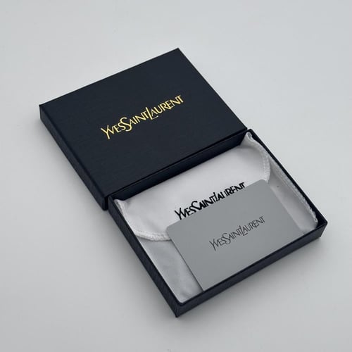 حامل بطاقات عمل ايف سان لوران اسود