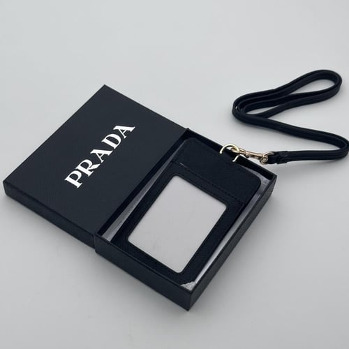 حامل بطاقات عمل برادا اسود سادة