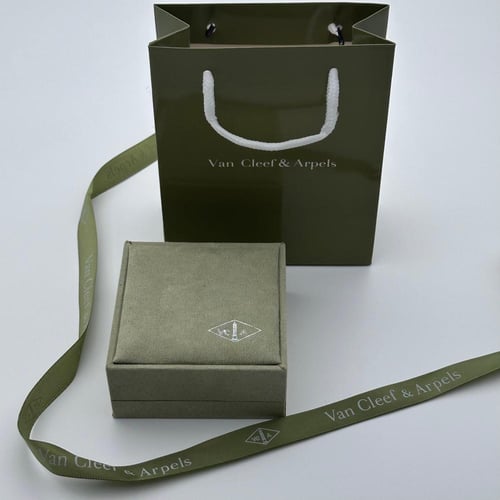 سلسال وحلق فانكليف كحلي