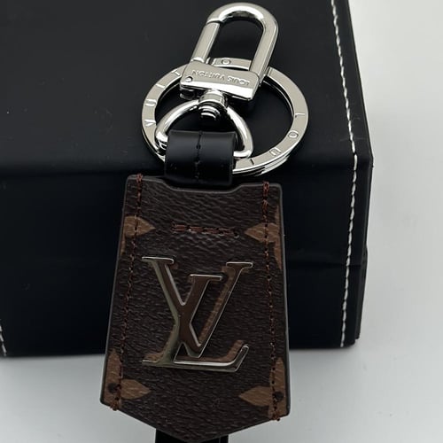 محفظة وميدالية لويس فيتون اسود 3