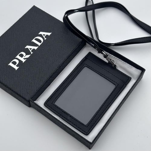 حامل بطاقات عمل برادا اسود