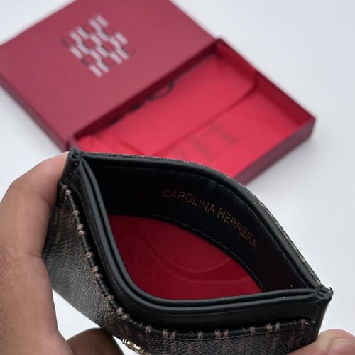 محفظة كارولينا هيريرا CH اسود