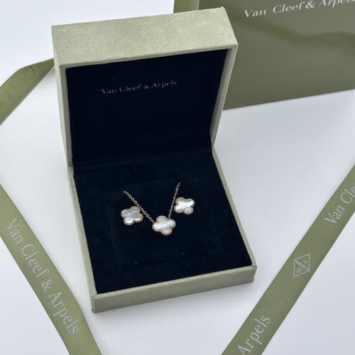 سلسال وحلق فانكليف لؤلؤي