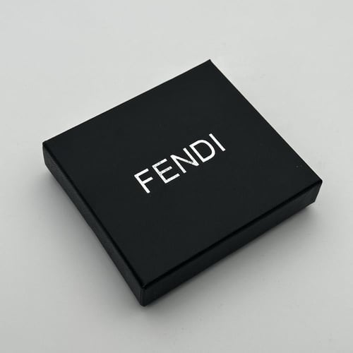 محفظة فيندي بني صغير