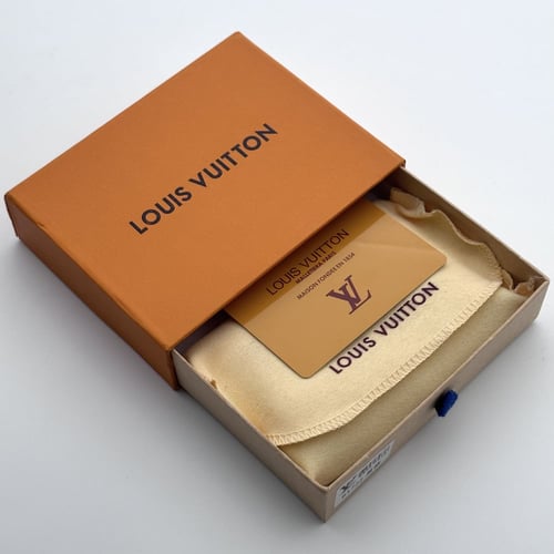 محفظة لويس فيتون ابيض