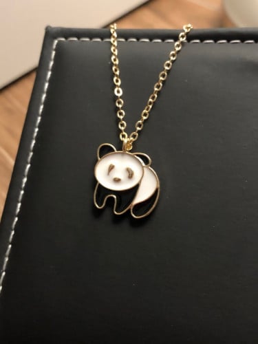 سلسال الباندا ذهبي